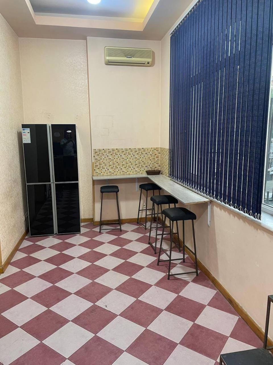 יירבאן Olympic Hostel מראה חיצוני תמונה