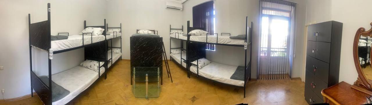 יירבאן Olympic Hostel מראה חיצוני תמונה