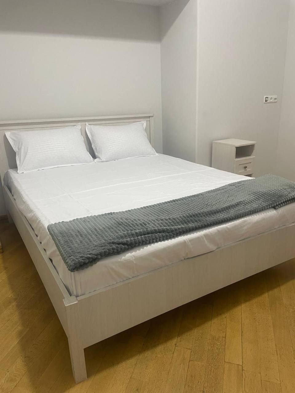 יירבאן Olympic Hostel מראה חיצוני תמונה